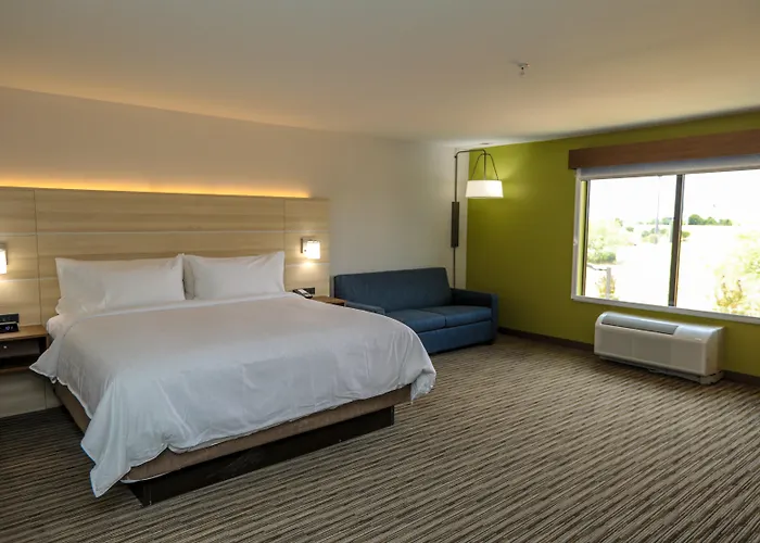 Holiday Inn Express Hillsboro I-35 By Ihg